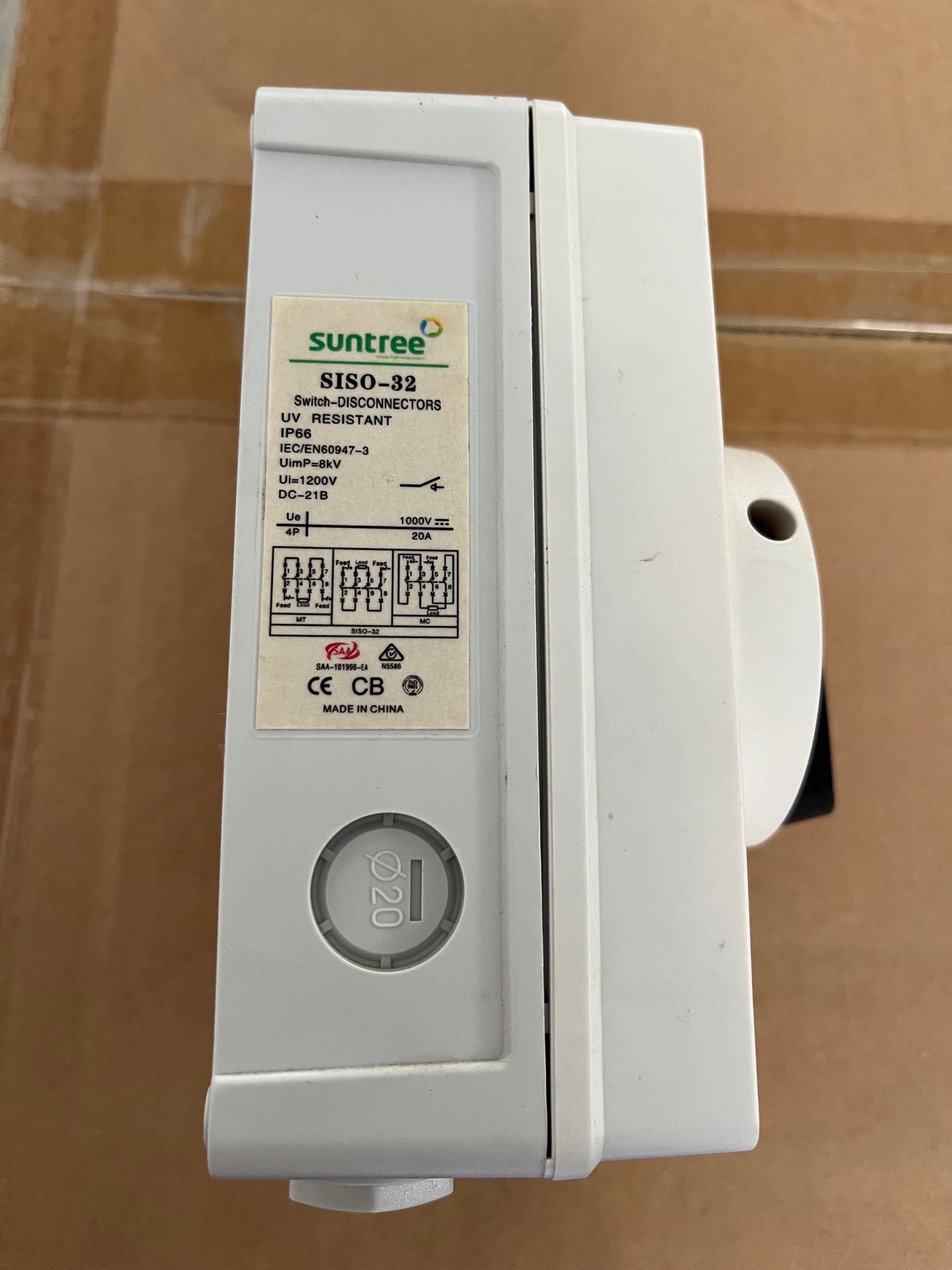 SISO-32 4 pole 32A DC Isolator Switch