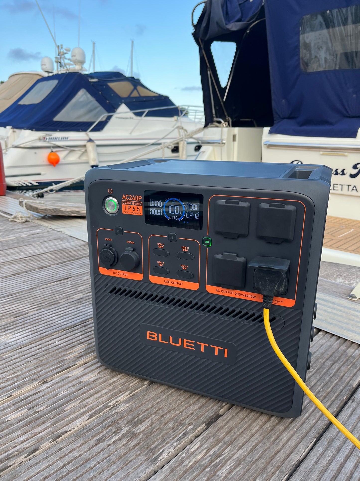 BLUETTI AC240P Portable Power Station 2400W 1843Wh