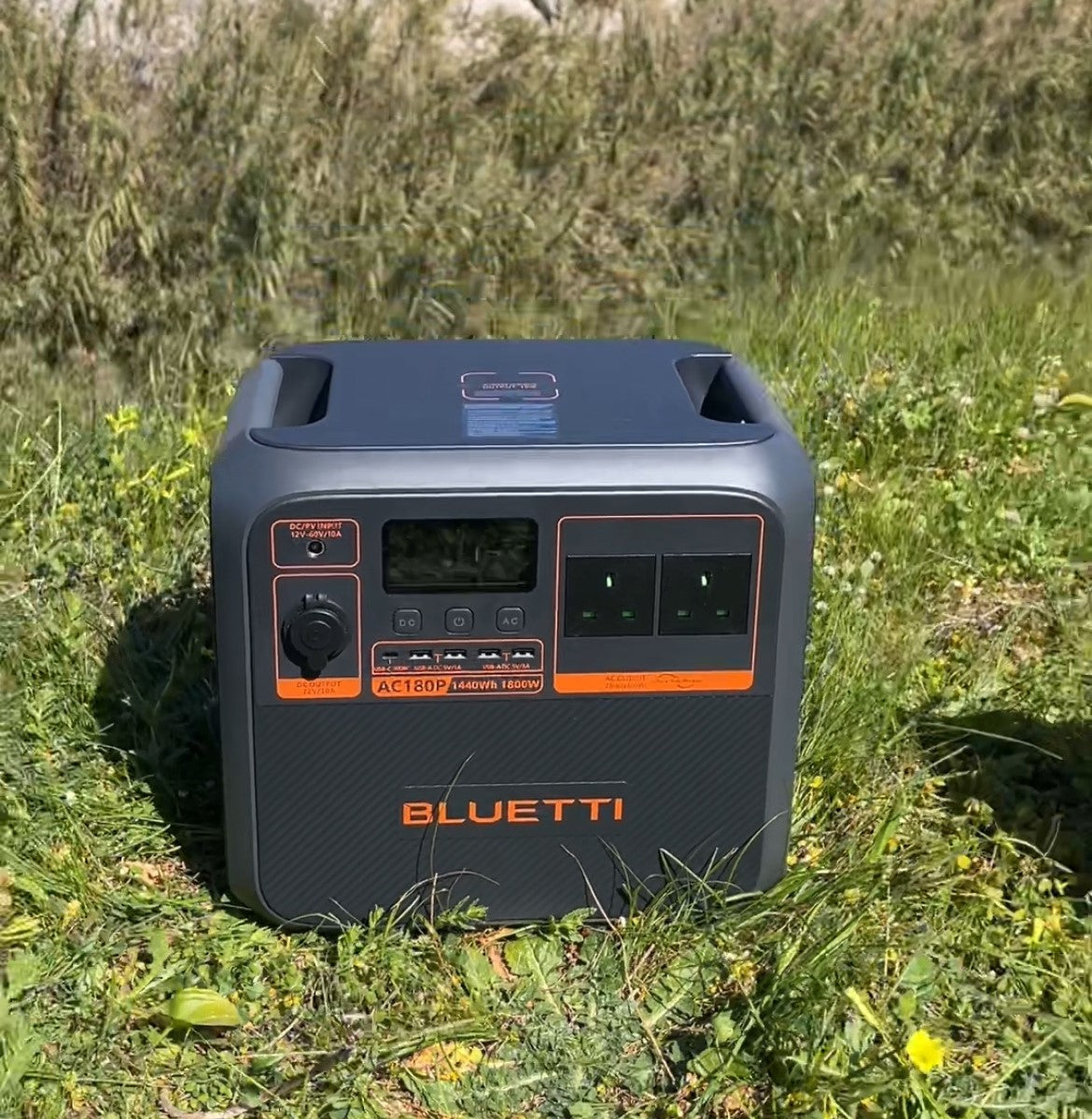 Bluetti AC180P solar generator